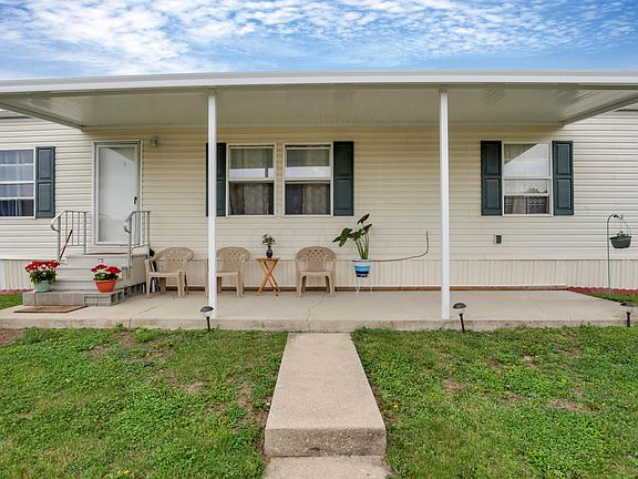 3rd image of 4097 Martinsburg Dr