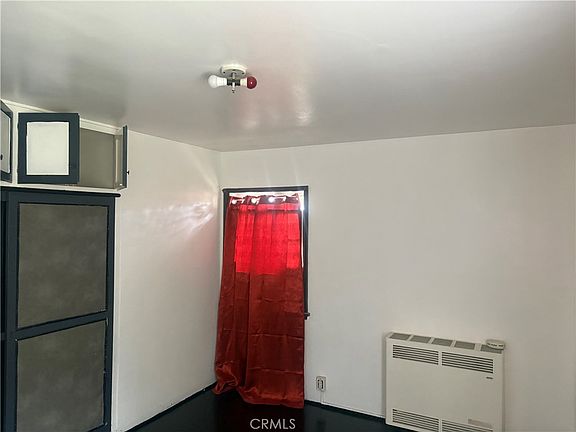 4th image of 525 E Maple St