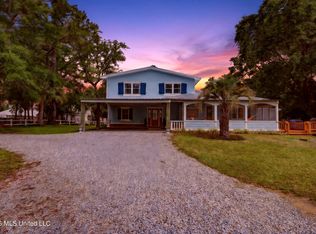 501 Forest Hill Dr, Ocean Springs, MS 39564