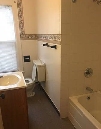 5th image of 1024 Elmwood Ave APT 1