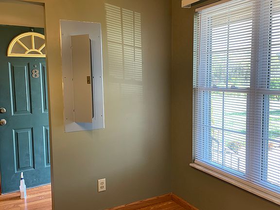 3rd image of 7040 Blue Springs Pkwy