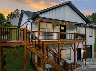 121 Ponder St, Mars Hill, NC 28754