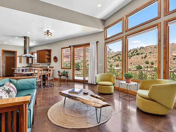 3rd image of 2907 Zuni Cir