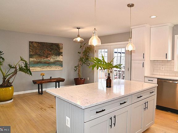 4th image of 10009 Lauran Pl