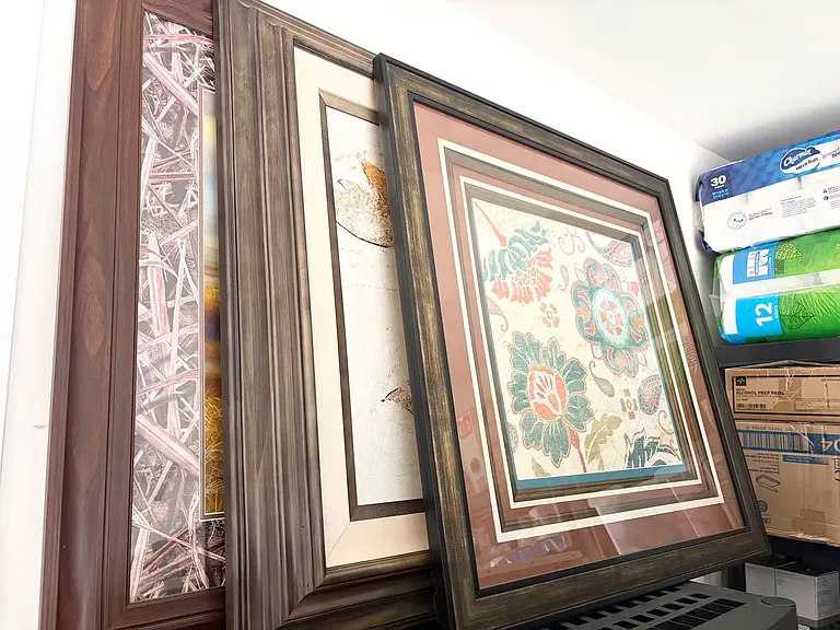 wall decoration optional (more not in picture)