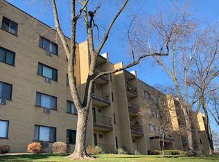 6670 S Brainard Ave APT 105, Countryside, IL