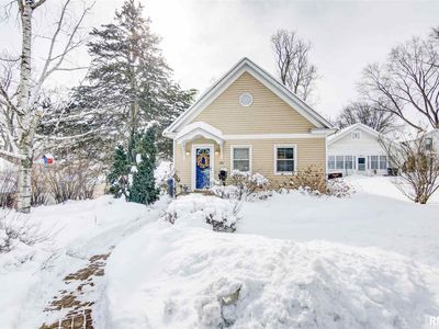 235 N Bluff Blvd, Clinton, IA, 52732