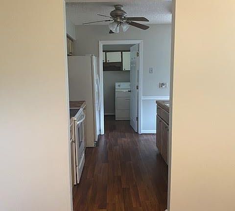 4th image of 73 Thornbriar Dr