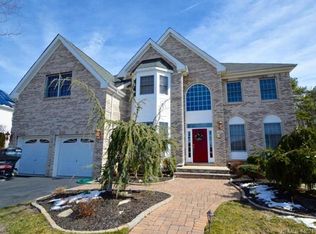 160 Benjamin St, Toms River, NJ 08755