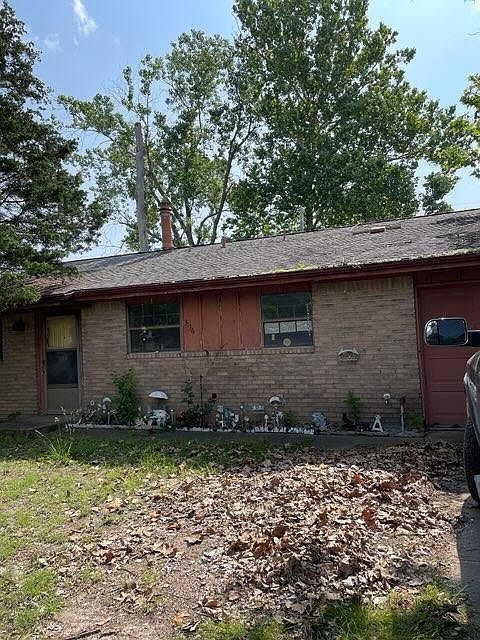 2nd image of 3136 E St NW