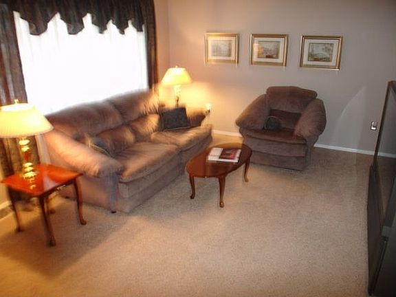 3rd image of 2224 Genevieve Ln