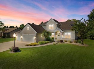 1216 Wegner Dr, Mukwonago, WI 53149