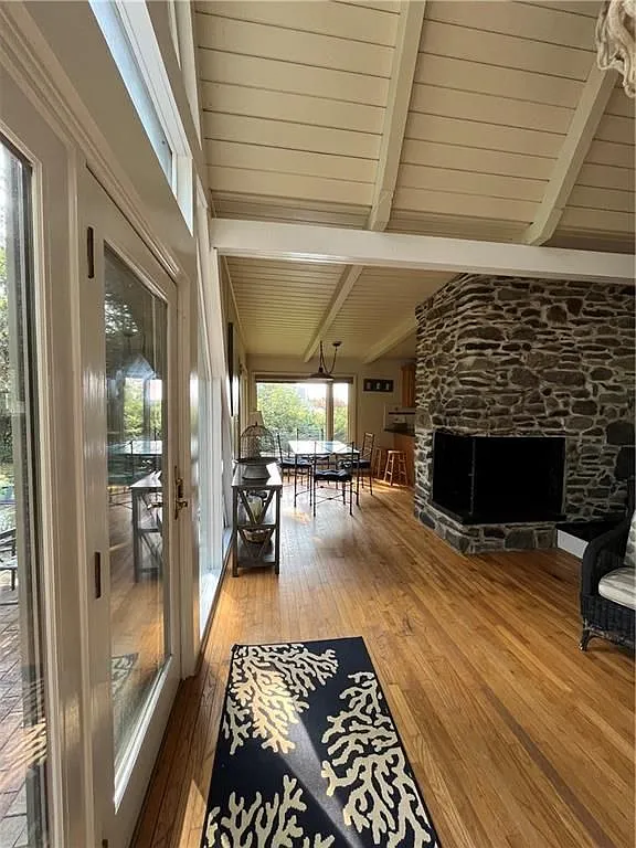 2 bed, 2.0 bath, 1120 sqft, $2,850 — Photo 3