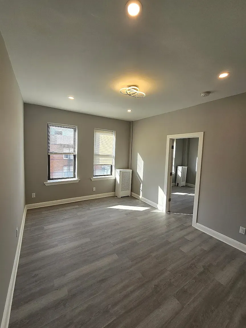 Bright Living Room - 680 Kennedy Blvd #301