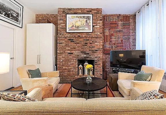 4th image of 349 W 71st St #3