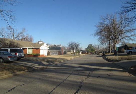 2nd image of 6409 N Sterling Dr