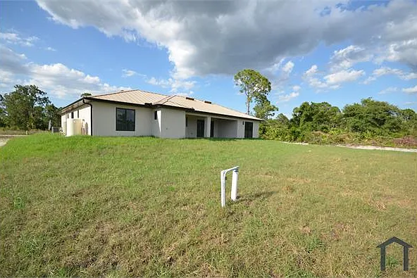 3 bed, 2601 sqft, $2,700 — Photo 4