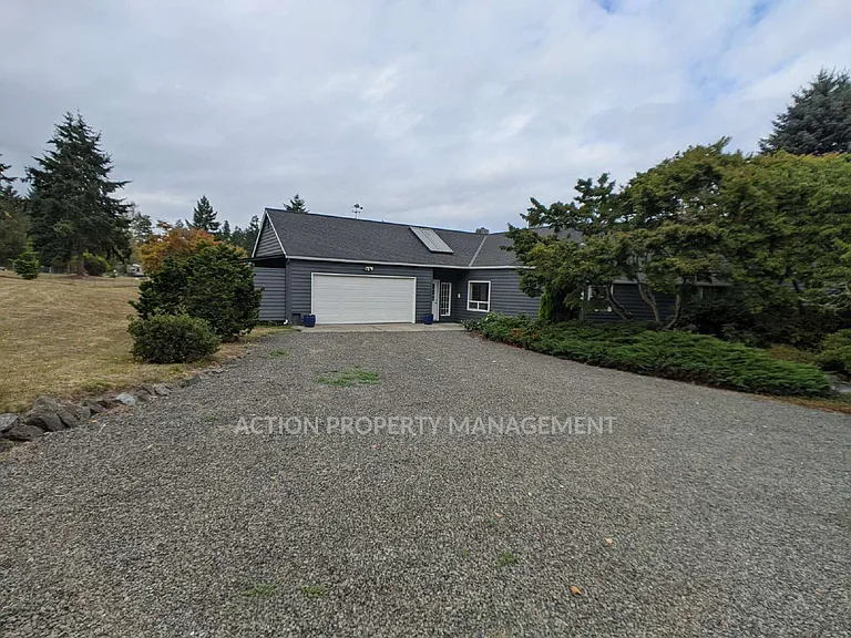 251 Old Schoolhouse Rd — Photo 2
