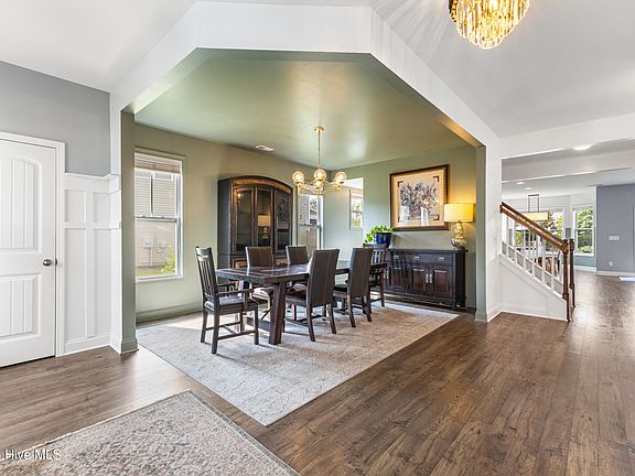 4th image of 737 Heartwood Drive