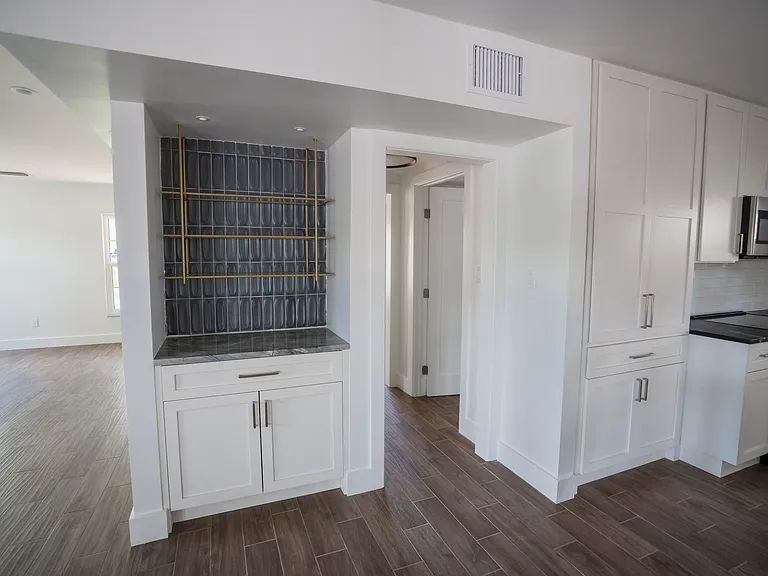 4819 W San Miguel St — Photo 32