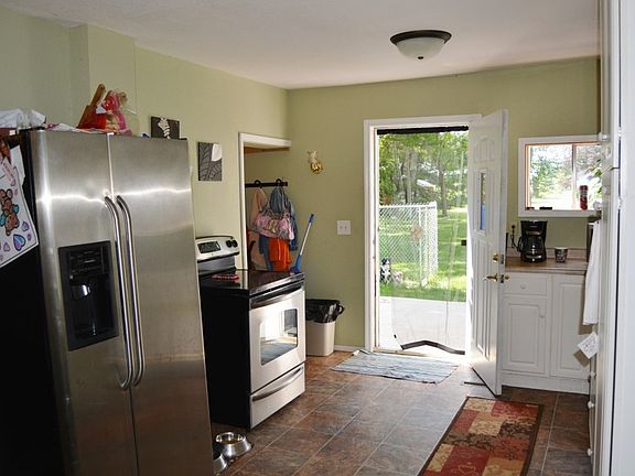 4th image of 241 W Richland St