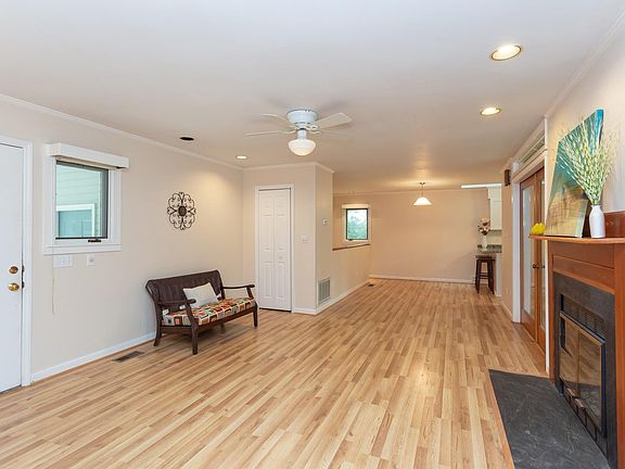 3rd image of 231 Forbush Mountain Dr