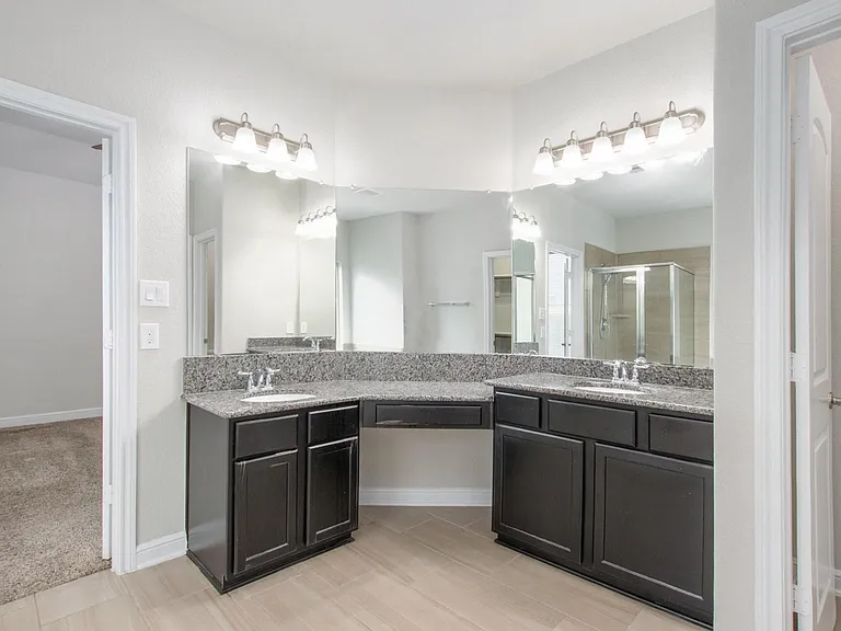 18911 Cypress Bay Dr — Photo 16
