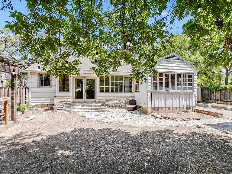 2304 Longview St — Photo 28