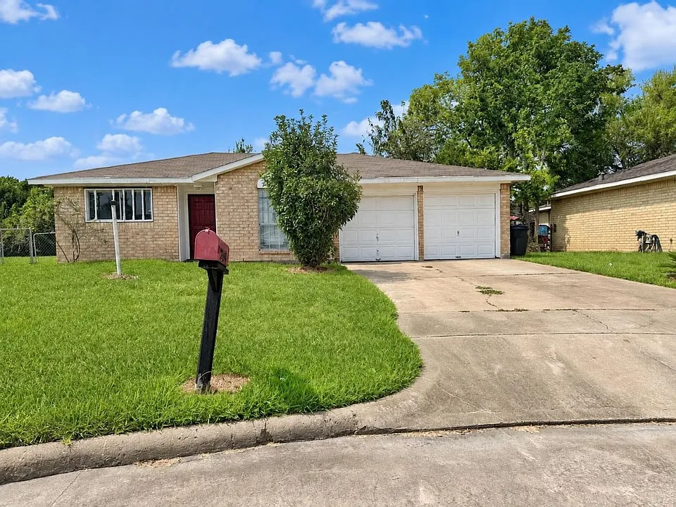 12814 Greenshire Dr