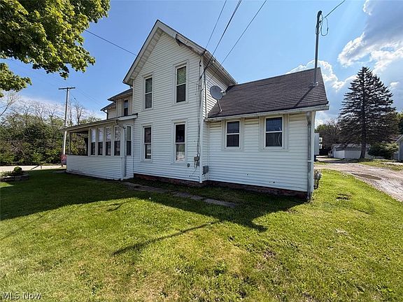 2nd image of 830 Bunker Hill Rd