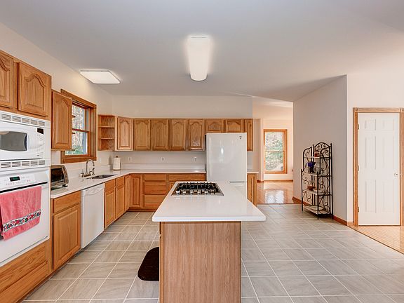 4th image of 44111 Woodmont Dr
