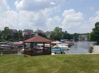 8176 Shorewalk Dr, Indianapolis, IN 46236