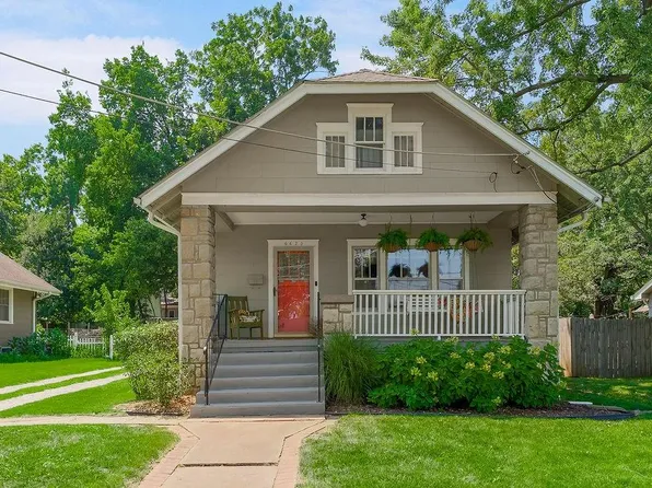 6420 Floyd St, Overland Park, KS 66202