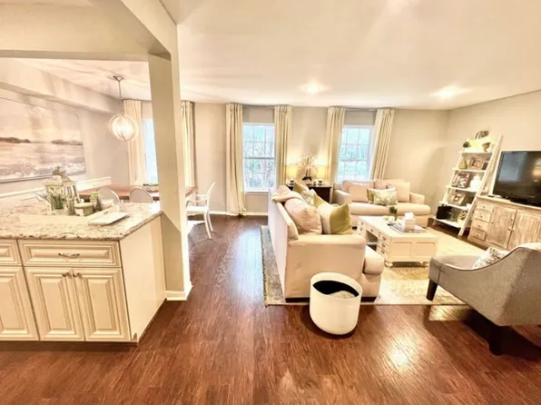 351 N Post Oak Ln APT 715, Houston, TX 77024