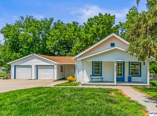 5402 S 56th St, Omaha, NE 68117