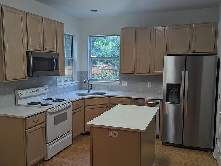 3320 Cedar Creek Ct — Photo 8