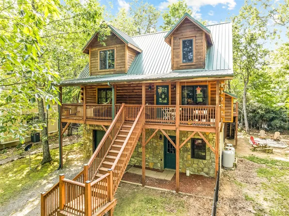 123 Chickadee Ln, Maggie Valley, NC 28751