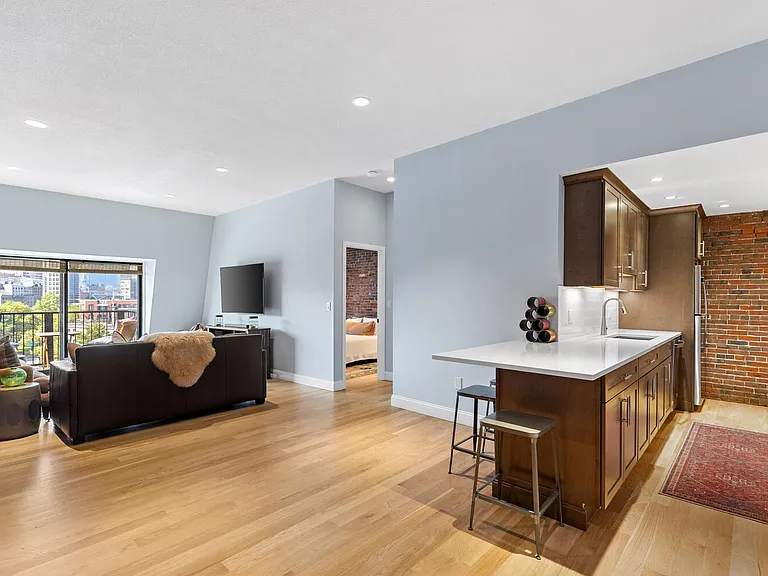 28 Atlantic Ave #618 — Photo 6