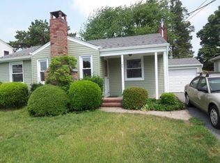 187 N Manhattan Ave, Massapequa, NY 11758