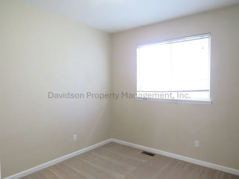 7641 Autumn Knoll Dr — Photo 8