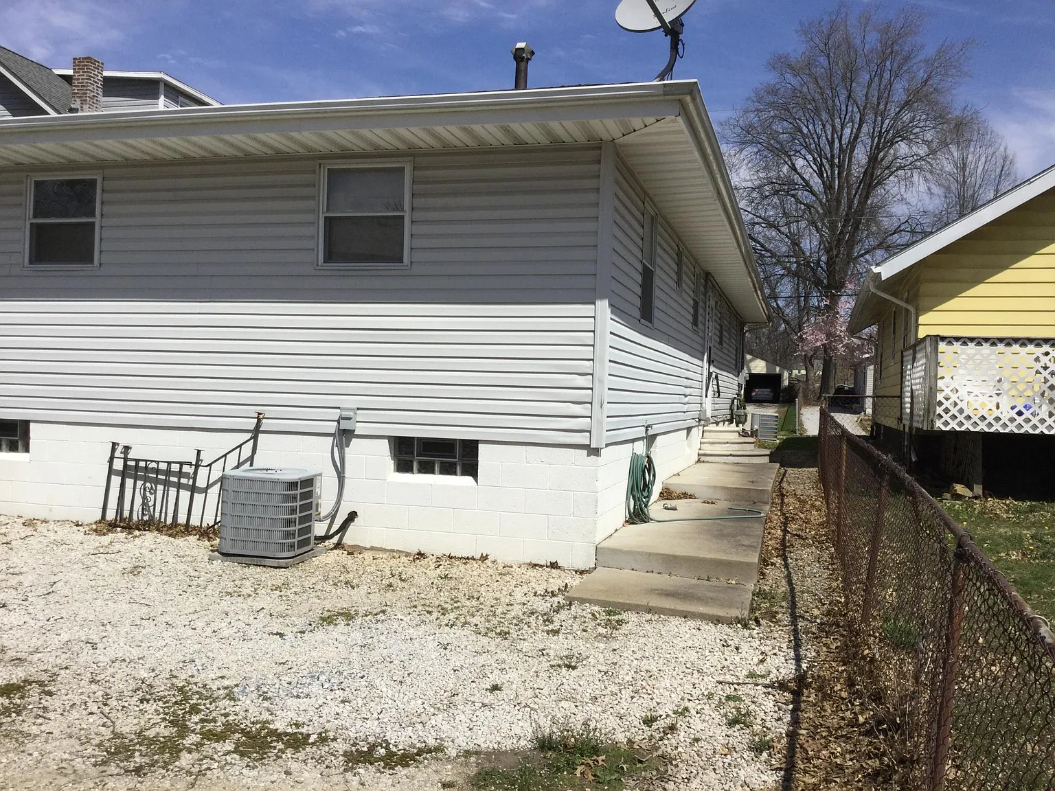 2 bed, 696 sqft, $1,142 — Photo 2