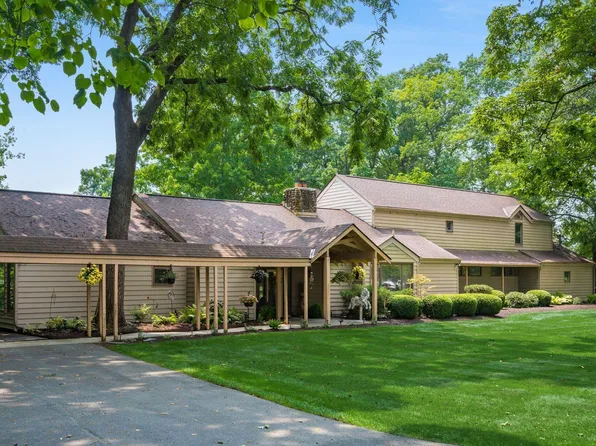 9592 Lake Of The Woods Dr, Galena, OH 43021