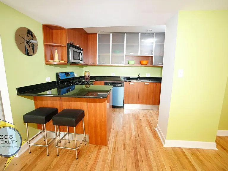 6954 N Greenview Ave — Photo 29