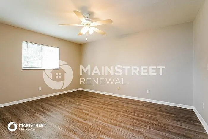 2108 NE 15th Ln — Photo 5