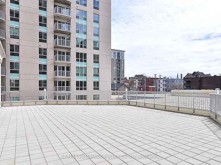 234 Rideau St #209 — Photo 14