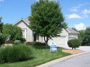 9505 Chestnut St, Lenexa, KS 66220