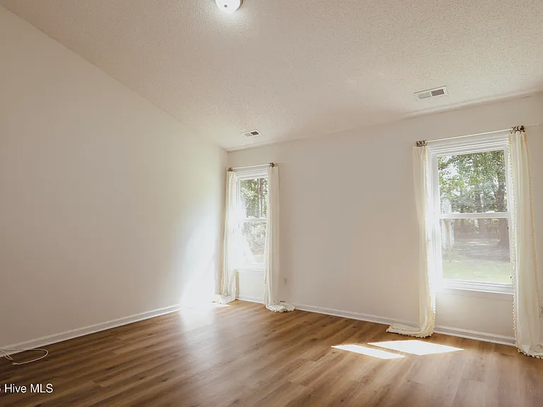 172 Baytree Dr — Photo 9