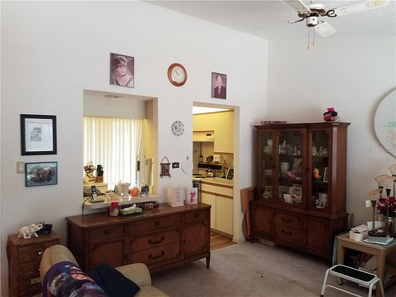 3rd image of 10068 Burlington Ave
