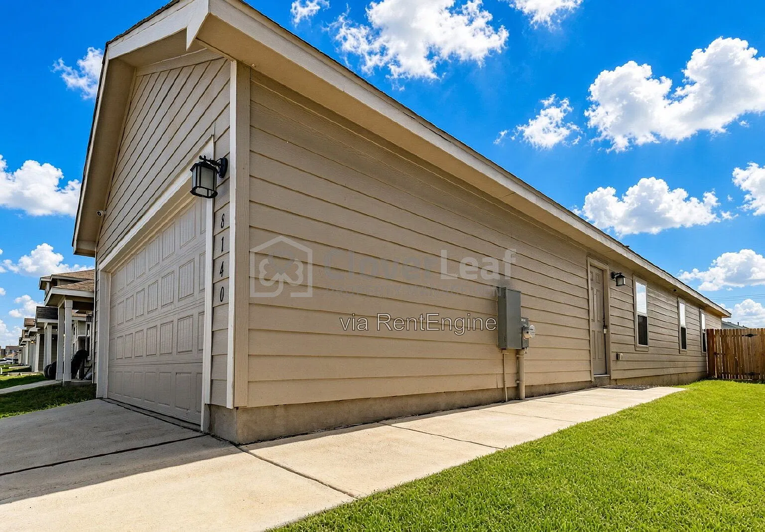 3 bed, 2.0 bath, 1018 sqft, $1,413 — Photo 3