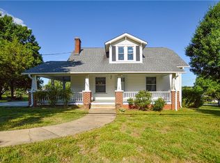 4647 Shattalon Dr, Winston Salem, NC 27106